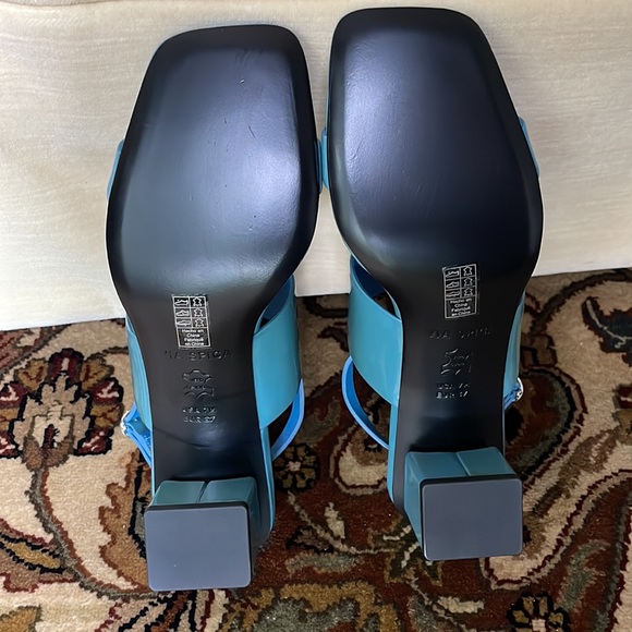 Via Spiga blue patent leather sandals. - Picture 3 of 7